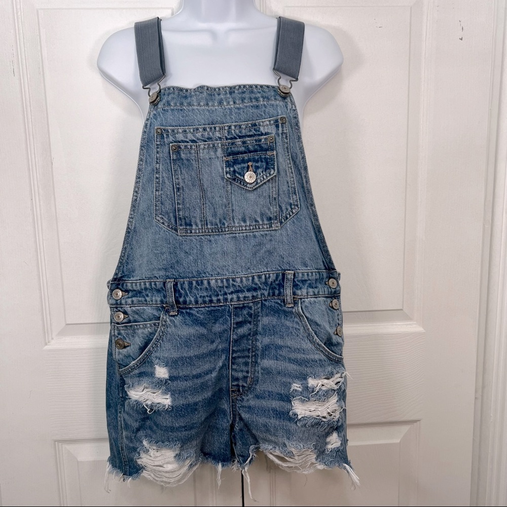 American Eagle 90’s Boyfriend Shortall, distressed